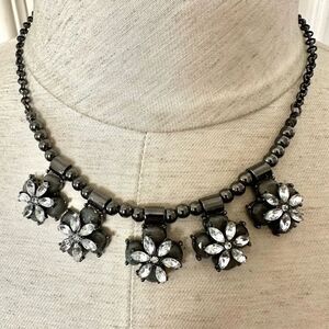 Grey rhinestone flower necklace